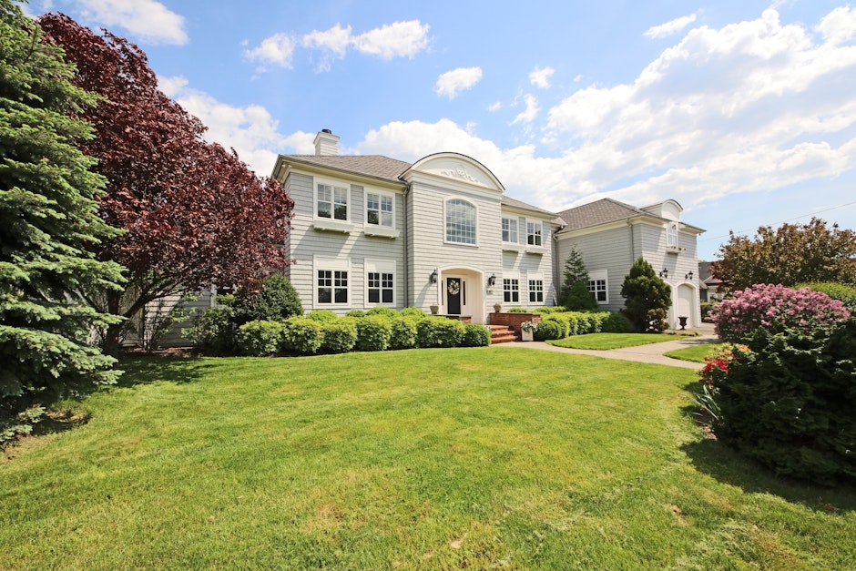 348 Housatonic Ave, Stratford, CT 06615, Presented by Erika Portanova